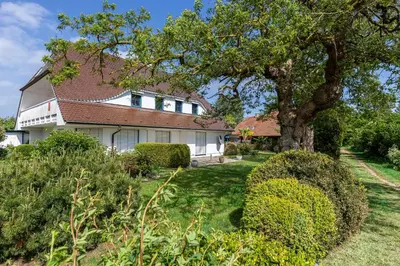 Ein Garten an der Unterkunft Boddenstern