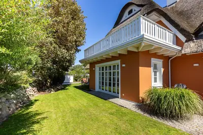 Das Gebäude in dem sich das Ferienhaus befindet