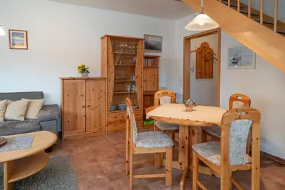 Ein Sitzbereich in der Unterkunft Ferienpark Freesenbruch Wohnung 13a - Austernfischer