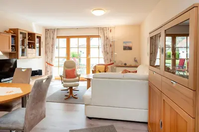 Ein Sitzbereich in der Unterkunft Ferienpark Freesenbruch Wohnung 4 1 - Boddenkiker