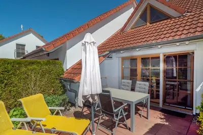 Das Gebäude in dem sich das Ferienhaus befindet