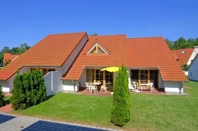 Das Gebäude in dem sich das Ferienhaus befindet