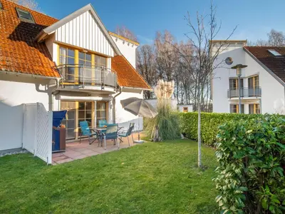 Ein Garten an der Unterkunft Ferienpark Freesenbruch Wohnung 2 1 - Möwennest