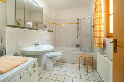 Ein Badezimmer in der Unterkunft Ferienpark Freesenbruch Wohnung 3 1 - Schöne Auszeit