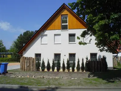 Das Gebäude in dem sich die Ferienwohnung befindet