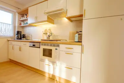 Küche/Küchenzeile in der Unterkunft Zur Hanse Wohnung 3 3 - Lingnau