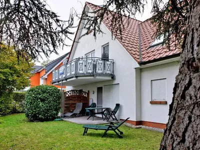 Ein Garten an der Unterkunft Zur Hanse Wohnung 4 2