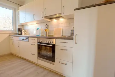 Küche/Küchenzeile in der Unterkunft Zur Hanse Wohnung 2 3 - Zur Hanse Nord