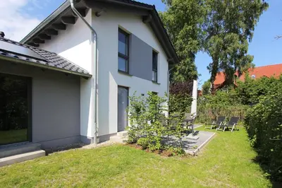Ein Garten an der Unterkunft Blauwasser Lee
