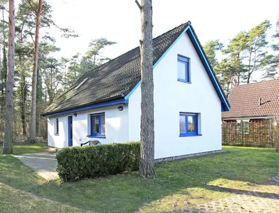 Das Gebäude in dem sich das Ferienhaus befindet