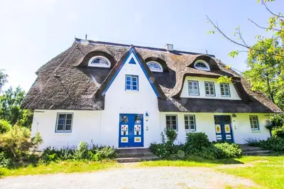 Das Gebäude in dem sich die Ferienwohnung befindet