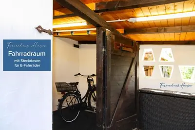 Radfahren an der Unterkunft Ferienhaus Hansen oder in der Nähe