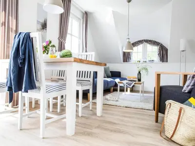 Ein Sitzbereich in der Unterkunft Ferienwohnung, Zingst