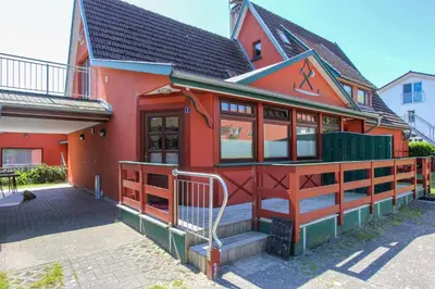 Das Gebäude in dem sich die Ferienwohnung befindet