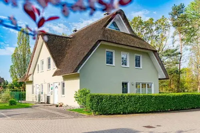Das Gebäude in dem sich das Ferienhaus befindet