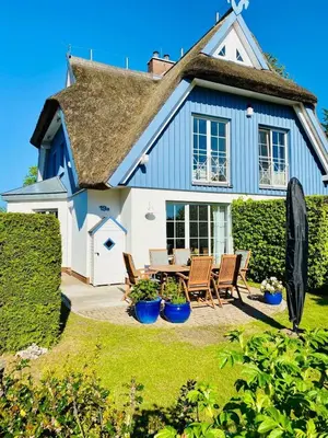 Ein Garten an der Unterkunft Strandhaus Luma