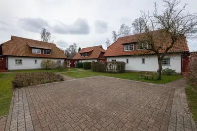 Das Gebäude in dem sich das Ferienhaus befindet