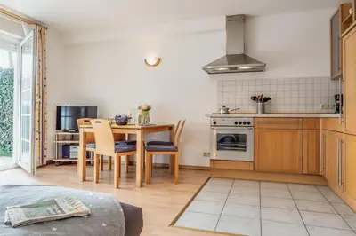 Küche/Küchenzeile in der Unterkunft Birkenstraße 6 Haus I Whg 2 - a57791