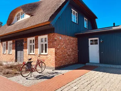 Radfahren an der Unterkunft FW Bonica Reetdachhaus 4 Personen Balkon 2 SZ oder in der Nähe