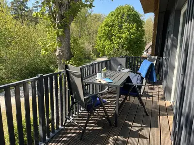 Ein Balkon oder eine Terrasse in der Unterkunft FW Bonica Reetdachhaus 4 Personen Balkon 2 SZ