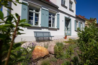 Ein Garten an der Unterkunft Kapitänshaus Luv & Lee