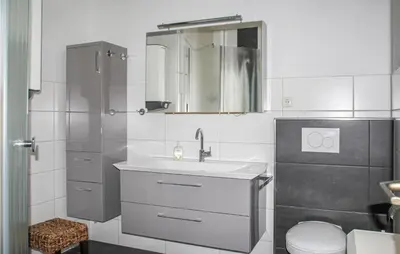 Ein Badezimmer in der Unterkunft Beautiful Home In Fuhlendorf With Wifi