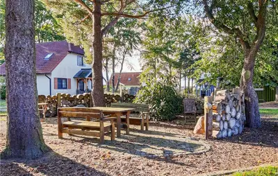 Ein Garten an der Unterkunft Ferienhaus Hafenstr. 6 / FH M