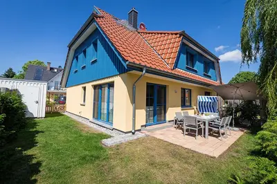 Das Gebäude in dem sich das Ferienhaus befindet
