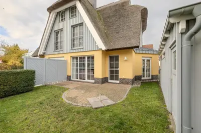 Das Gebäude in dem sich das Ferienhaus befindet