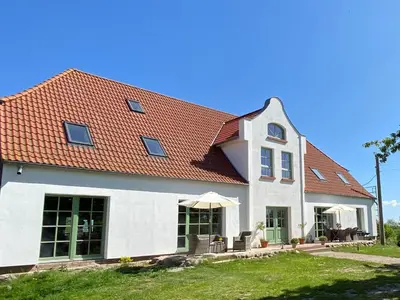 Das Gebäude in dem sich der Bauernhof befindet