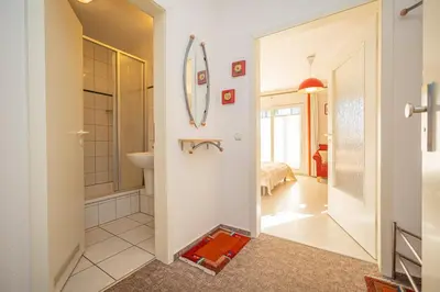 Ein Badezimmer in der Unterkunft Studio 2 im EG Haus Stranddistel, geschmackvoll eingerichtete Ferienwohnung fur 2 Personen in Zingst