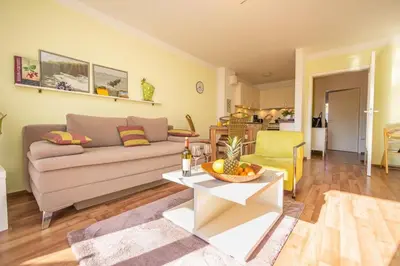 Ein Sitzbereich in der Unterkunft Wohnung 3 im EG Haus Stranddistel, komfortable Ferienwohnung fur 2 Personen in Zingst