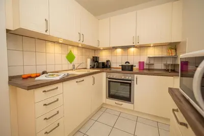 Küche/Küchenzeile in der Unterkunft Wohnung 3 im EG Haus Stranddistel, komfortable Ferienwohnung fur 2 Personen in Zingst