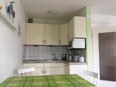 Küche/Küchenzeile in der Unterkunft Studio 8 im 1 OG Haus Stranddistel, schones Studio fur 2 Personen in Zingst, Hund erlaubt