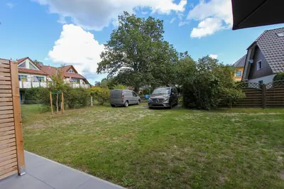 Ein Garten an der Unterkunft Brücke im Reethus