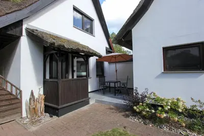 Das Gebäude in dem sich die Ferienwohnung befindet