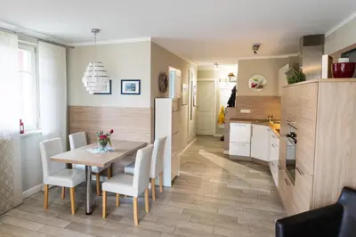 Küche/Küchenzeile in der Unterkunft Ferienwohnung Strandgut - Kavelweg 9 - Zingst