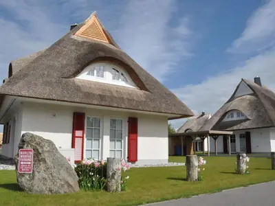 Das Gebäude in dem sich das Ferienhaus befindet
