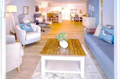 Ein Sitzbereich in der Unterkunft 5-Sterne-Apartment Strandläufer an der Seebrücke