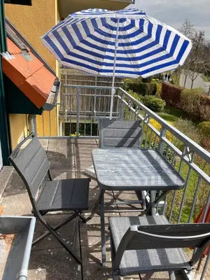 Ein Balkon oder eine Terrasse in der Unterkunft Friedensstraße 41 Wohng 12