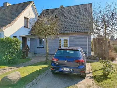 Das Gebäude in dem sich das Ferienhaus befindet