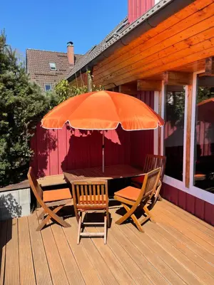 Ein Patio oder anderer Außenbereich in der Unterkunft Austernfischer Prerow - Schönes Ferienhaus in Toplage mit großem Garten für Familie und Freunde