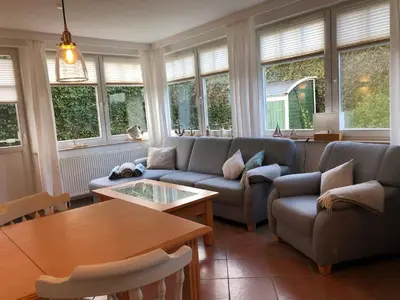 Ein Sitzbereich in der Unterkunft Hus Sünnschien Wg 1