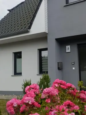 Das Gebäude in dem sich die Ferienwohnung befindet