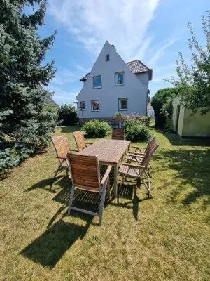 Ein Garten an der Unterkunft Haus Frida