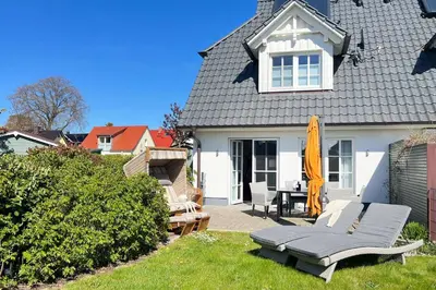 Das Gebäude in dem sich das Ferienhaus befindet