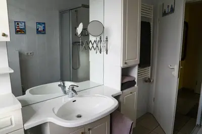 Ein Badezimmer in der Unterkunft Boddenkieker 15
