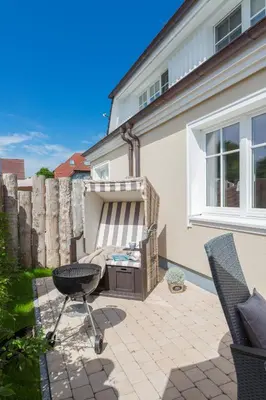 Das Gebäude in dem sich das Ferienhaus befindet