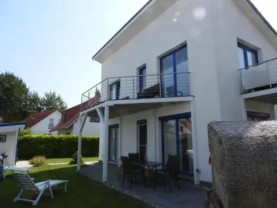 Das Gebäude in dem sich das Ferienhaus befindet