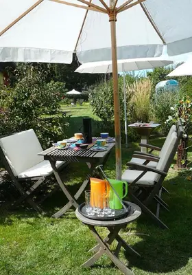 Ein Garten an der Unterkunft Aalreuse